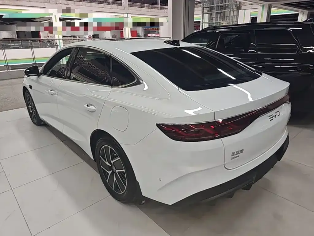 BYD Qin L — фото 10