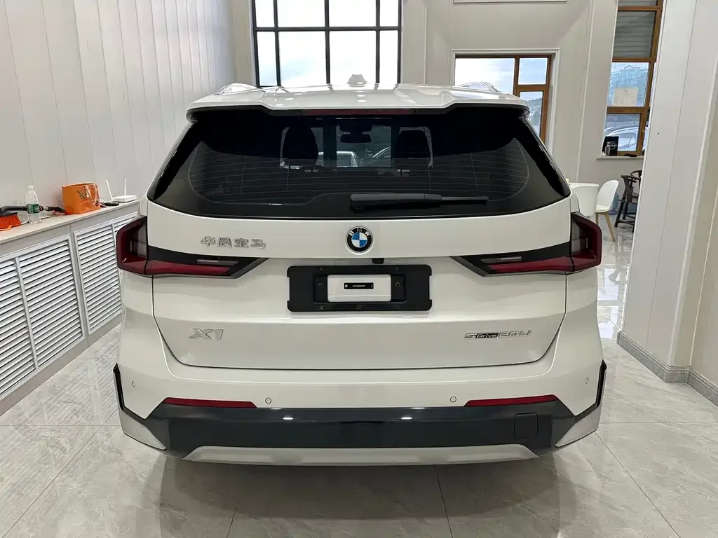 BMW X1 — фото 10