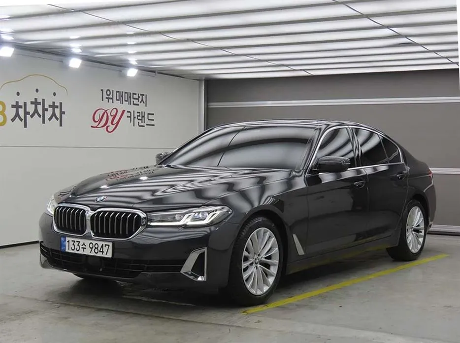 BMW 5-Series 2023 из KR, фото 1