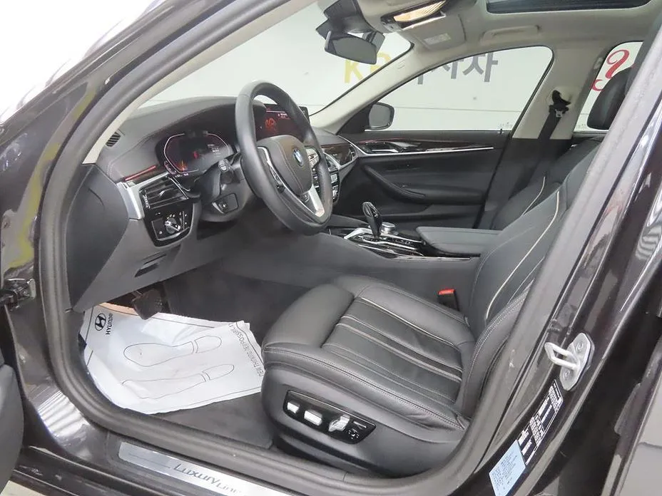 BMW 5-Series 2023 из KR, фото 10