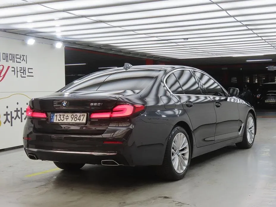 BMW 5-Series 2023 из KR, фото 3