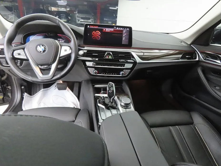 BMW 5-Series 2023 из KR, фото 8