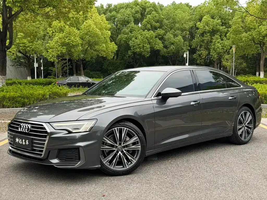 Audi A6L — фото 1