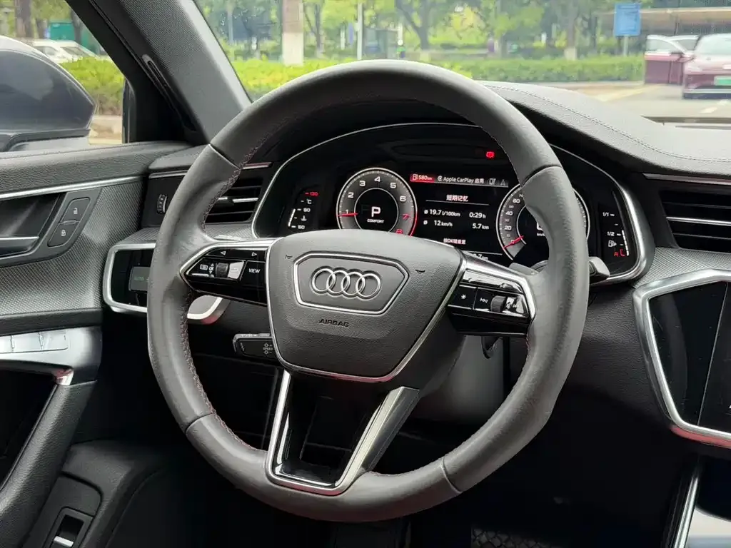 Audi A6L — фото 7