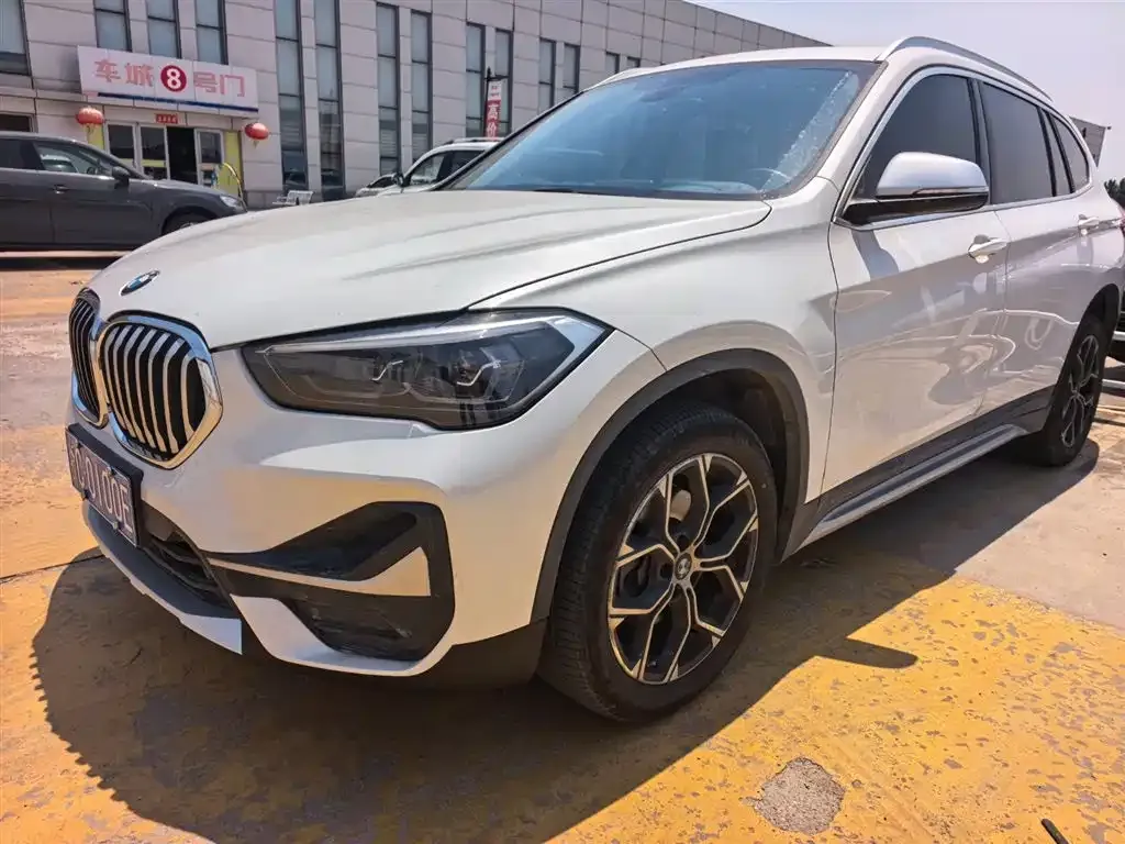 BMW X1 — фото 1