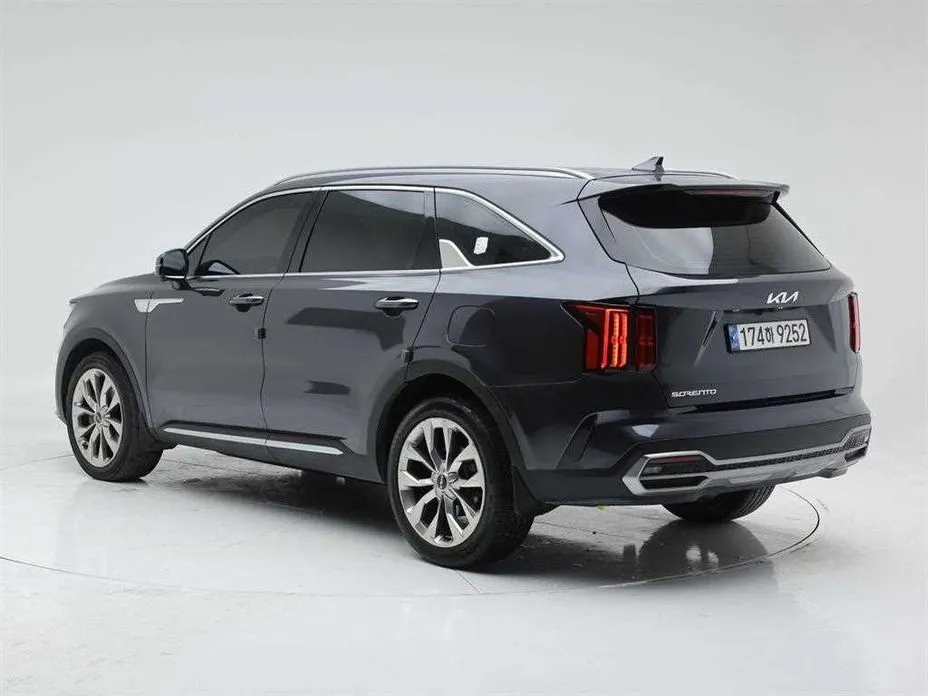 Kia Sorento 2023 из KR, фото 2