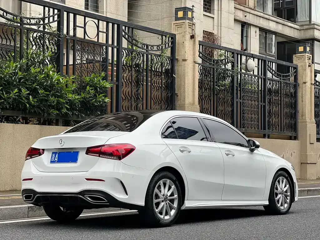 Mercedes-Benz A-Class — фото 8