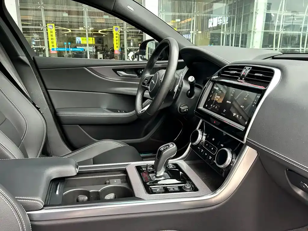 Jaguar XEL 2023 из CN, фото 9