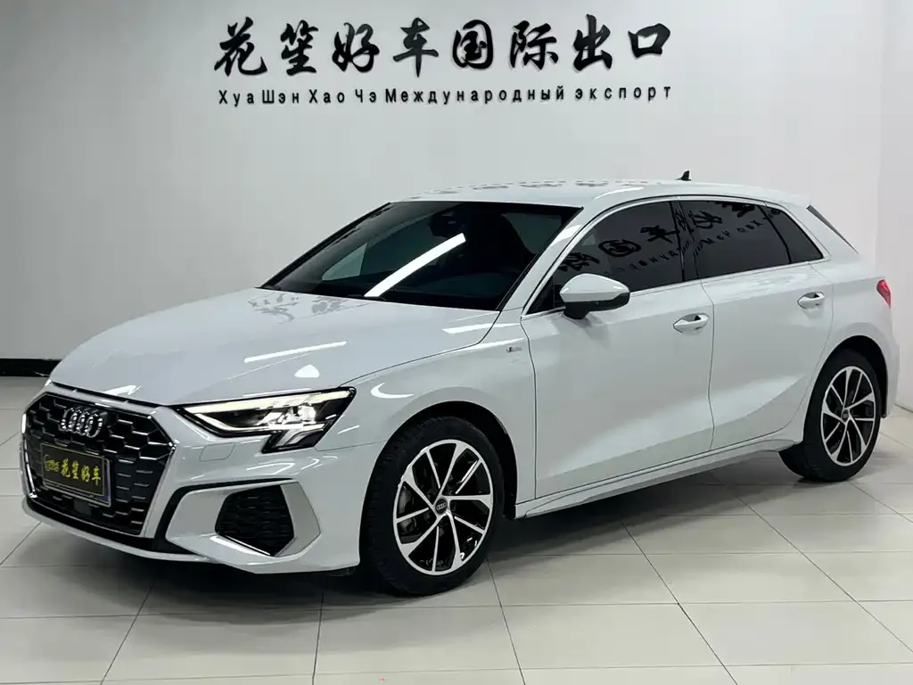 Audi A3 — фото 1