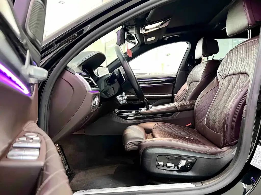BMW 7 Series 2021 из CN, фото 10