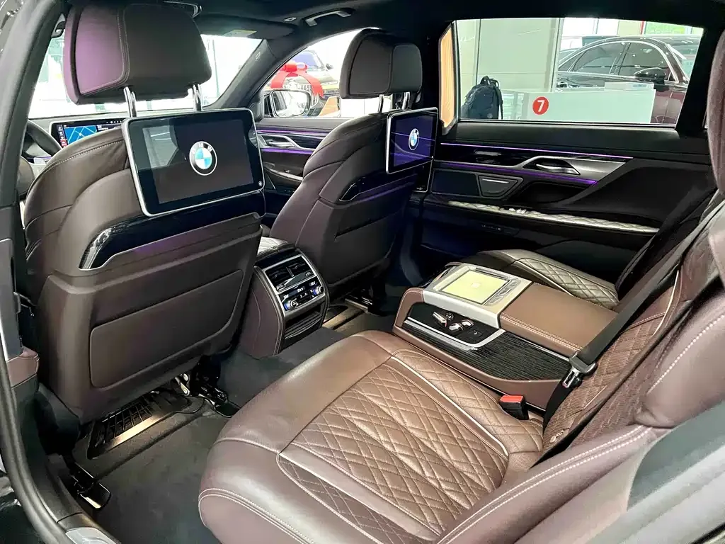 BMW 7 Series 2021 из CN, фото 5