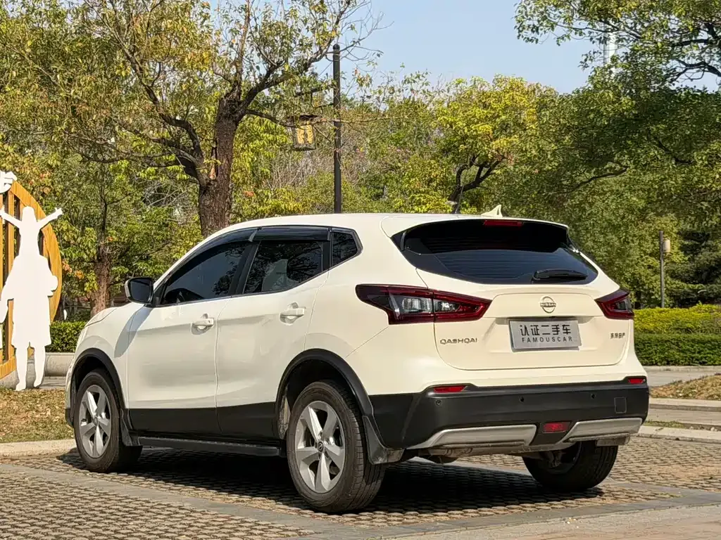 Nissan Qashqai — фото 8