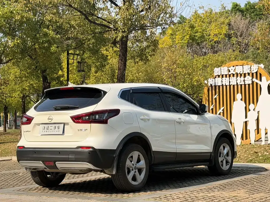 Nissan Qashqai — фото 9