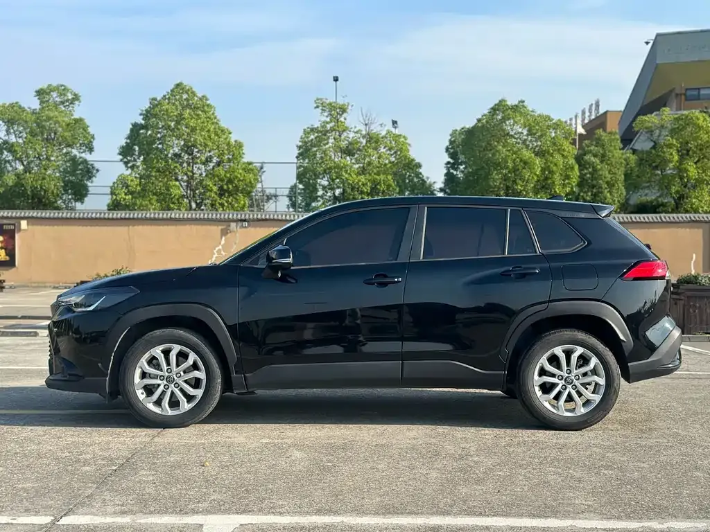 Toyota Frontlander 2023 из CN, фото 10