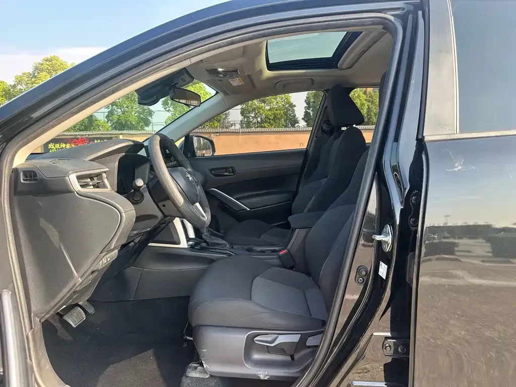 Toyota Frontlander 2023 из CN, фото 8