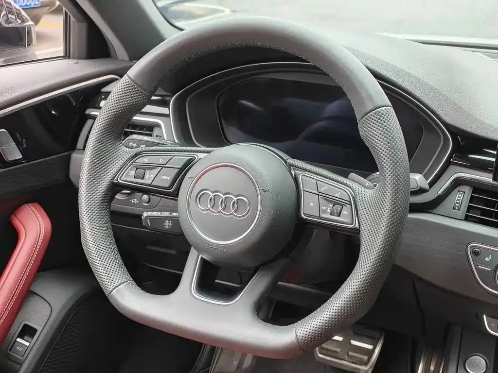 Audi A4L — фото 5