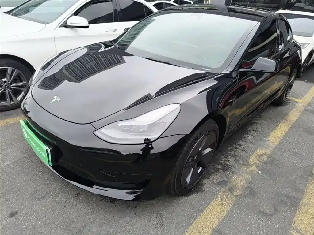 Tesla Model 3 — фото 4