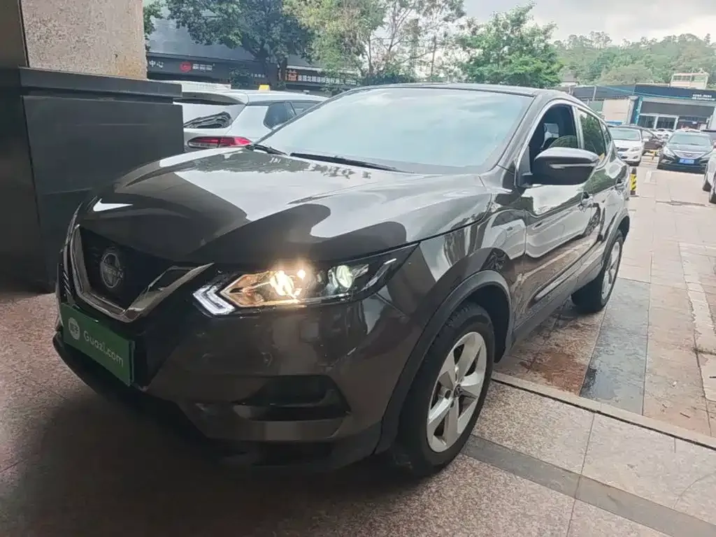 Nissan Qashqai — фото 1