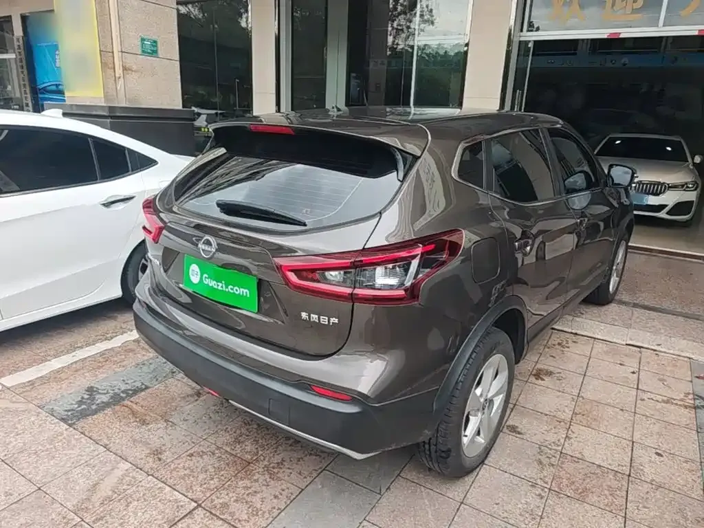 Nissan Qashqai — фото 9