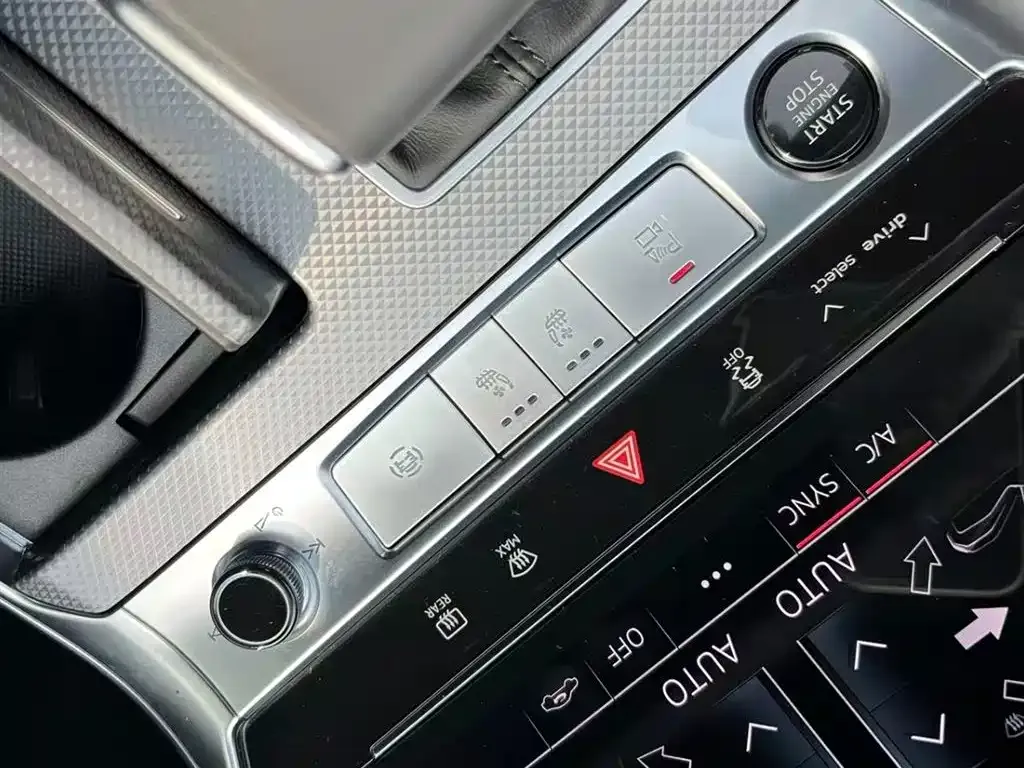 Audi A6L — фото 2