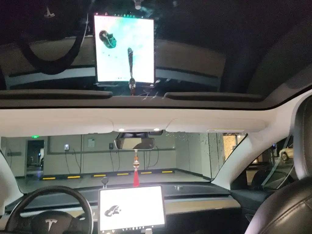 Tesla Model 3 — фото 3