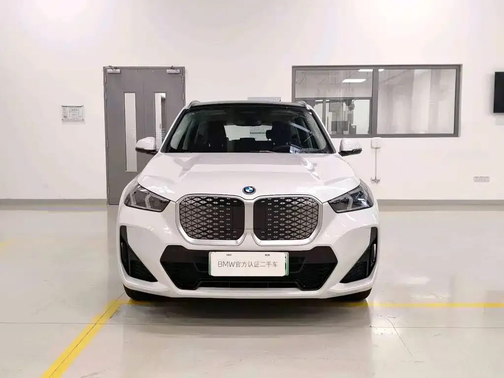 BMW iX1 2025 из CN, фото 5