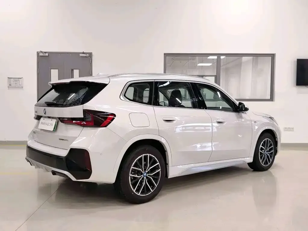 BMW iX1 2025 из CN, фото 6