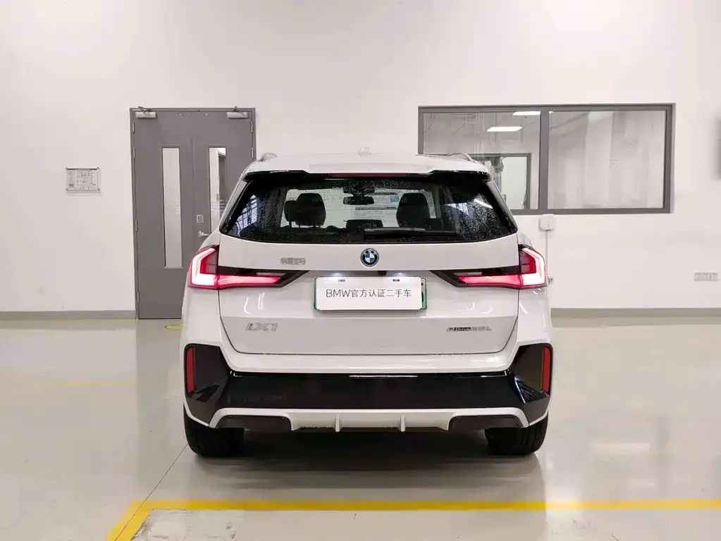BMW iX1 2025 из CN, фото 4