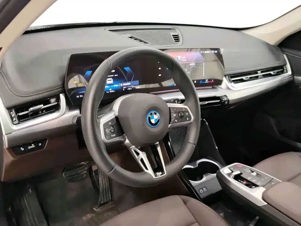 BMW iX1 2025 из CN, фото 10
