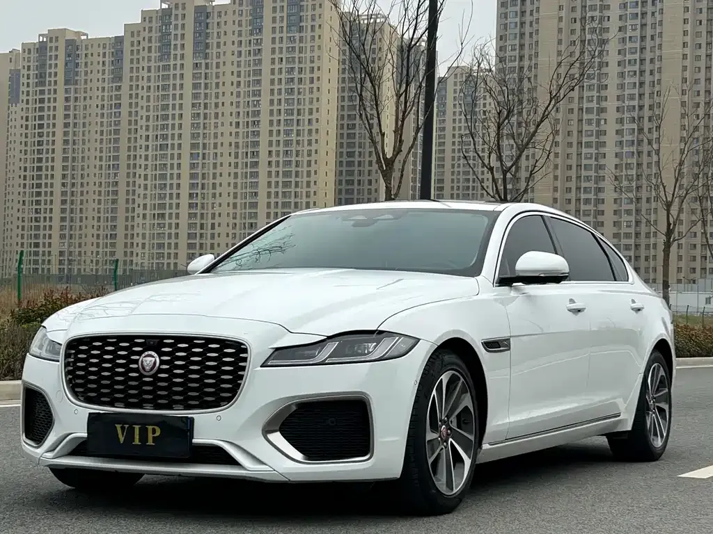 Jaguar XFL