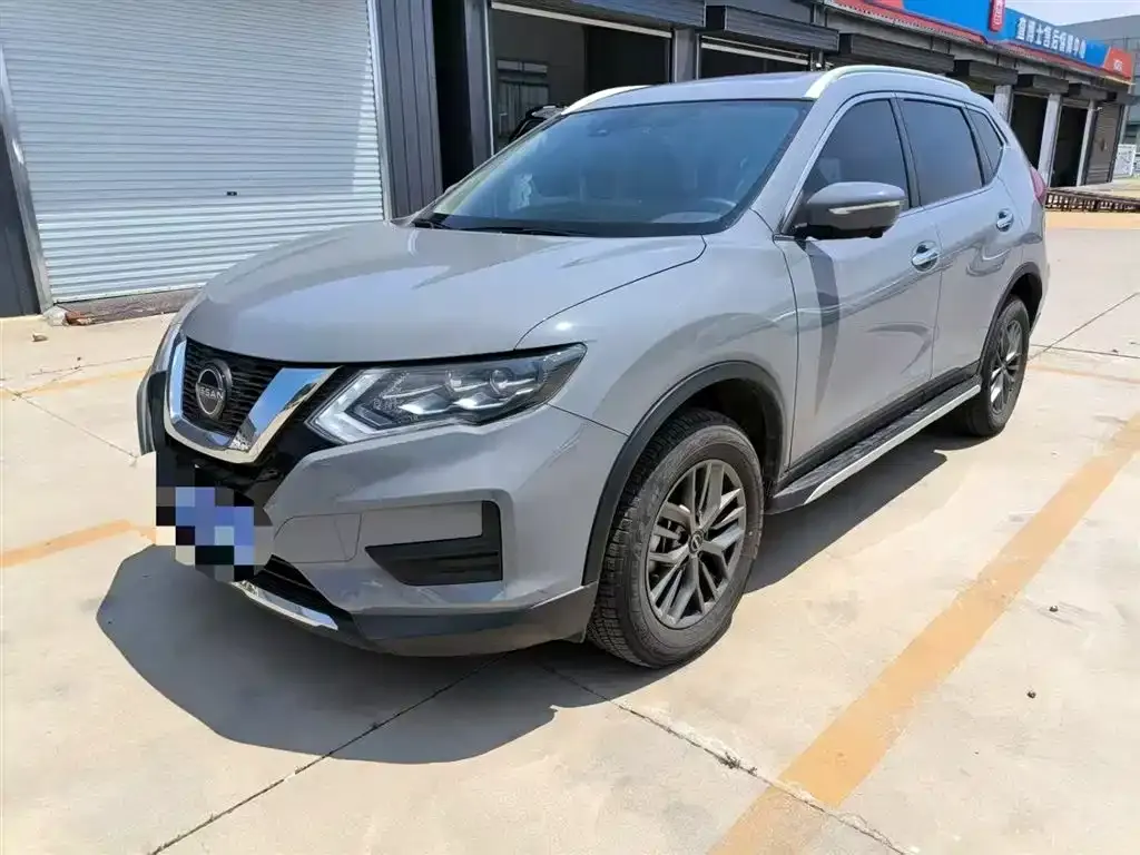 Nissan X-Trail — фото 1