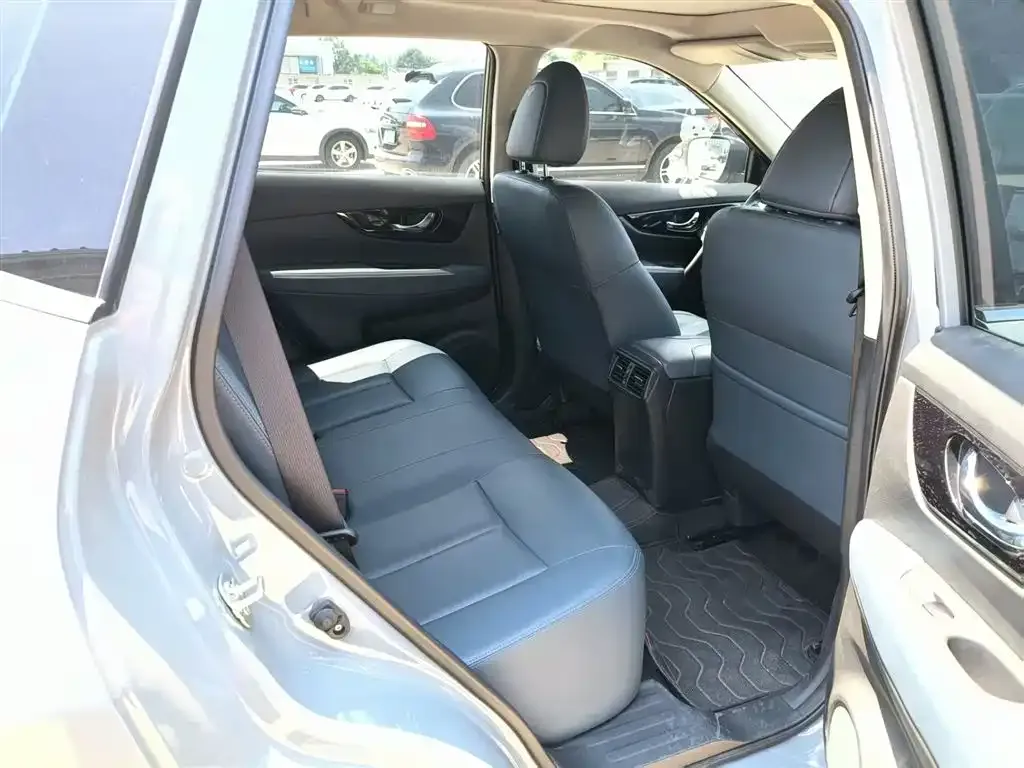 Nissan X-Trail — фото 9