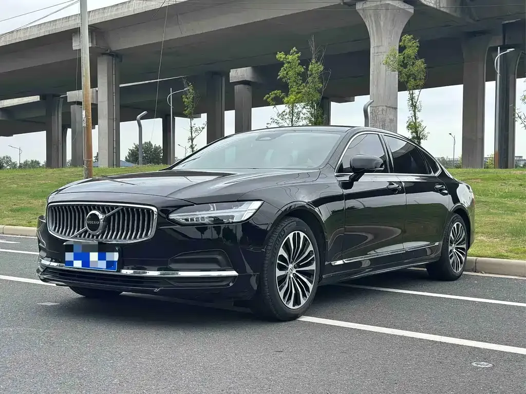Volvo S90 — фото 1