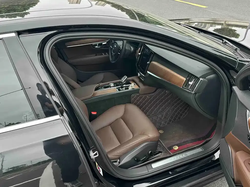 Volvo S90 — фото 9