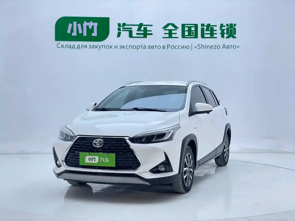 Toyota Yaris L — фото 1