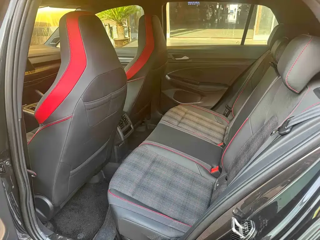 Volkswagen Golf GTI 2024 из CN, фото 5