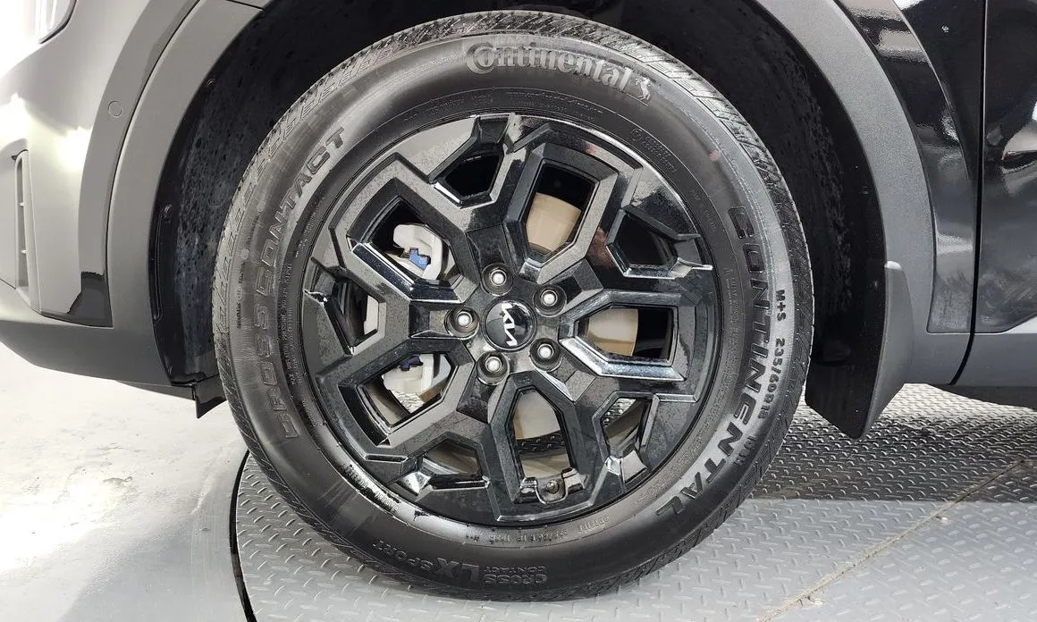 Kia Sorento — фото 9
