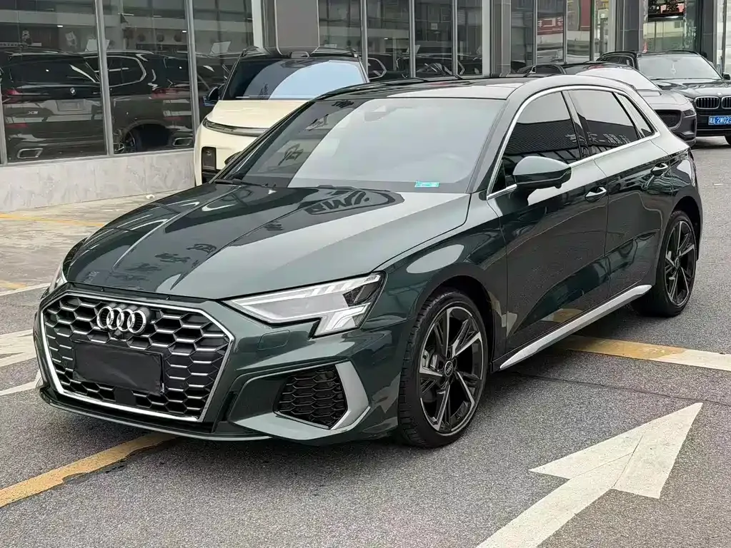 Audi A3 — фото 1