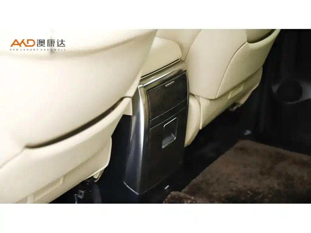 Toyota Alphard — фото 7