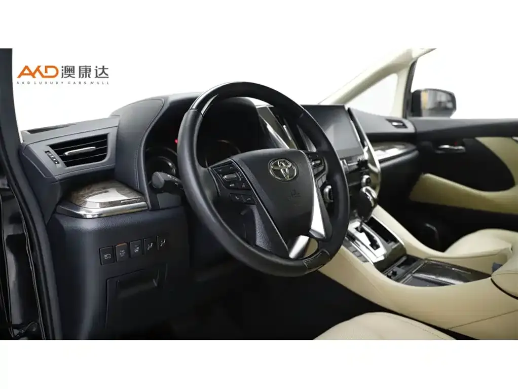 Toyota Alphard — фото 4