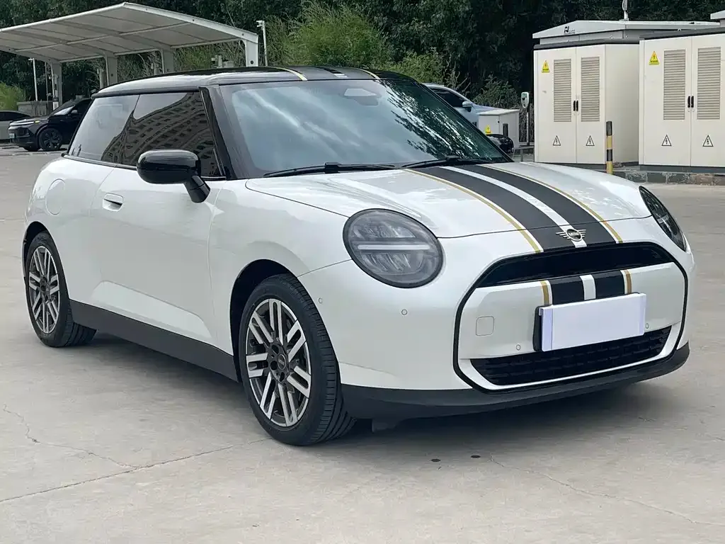 MINI Cooper EV 2024 из CN, фото 2