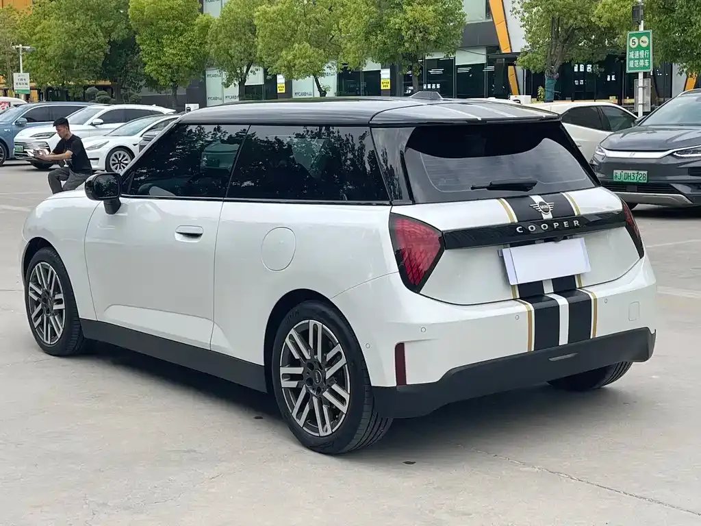 MINI Cooper EV 2024 из CN, фото 7