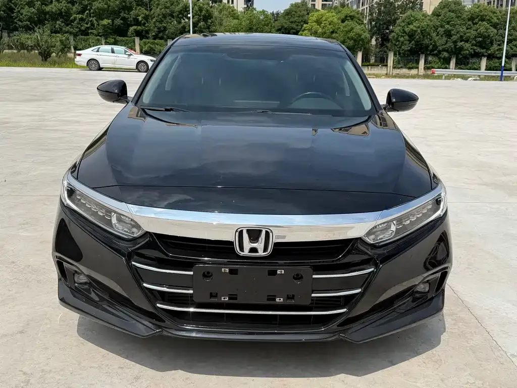 Honda Accord — фото 10