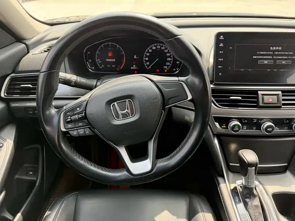 Honda Accord — фото 7