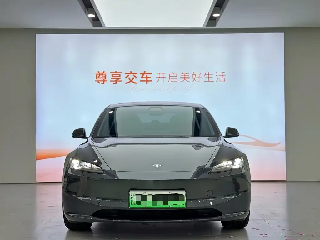 Tesla Model 3 — фото 3