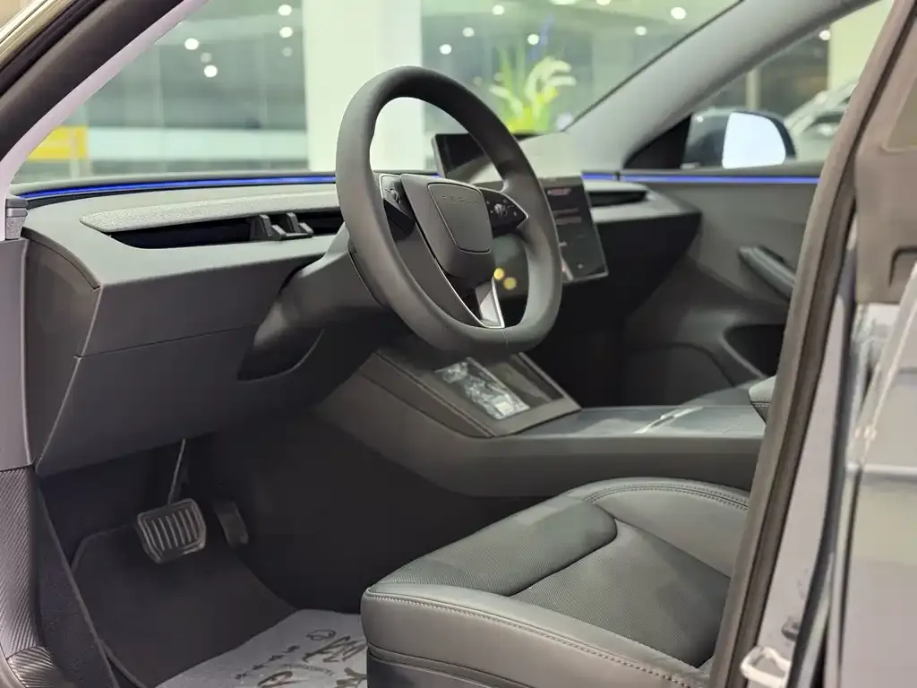 Tesla Model 3 — фото 2