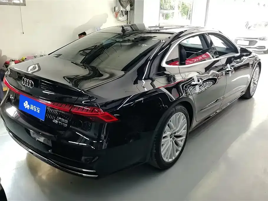 Audi A7L — фото 8