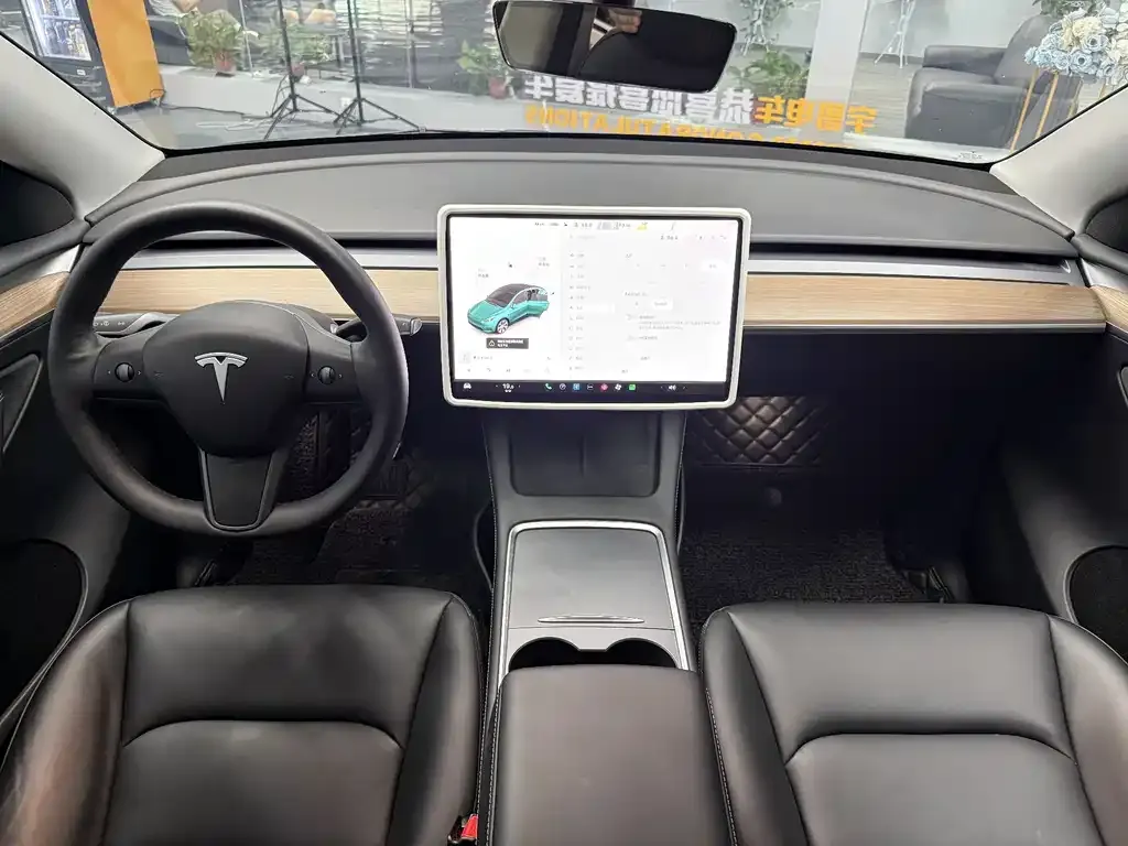 Tesla Model Y — фото 3