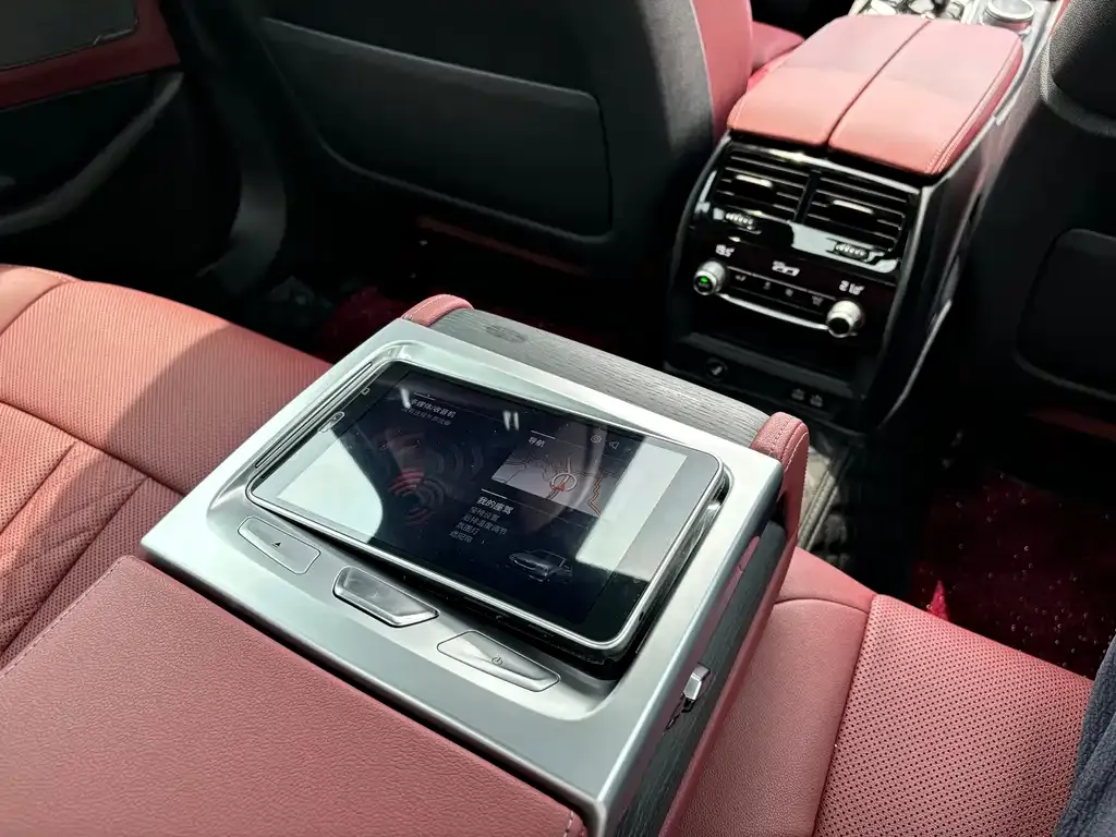 BMW 5 Series — фото 10
