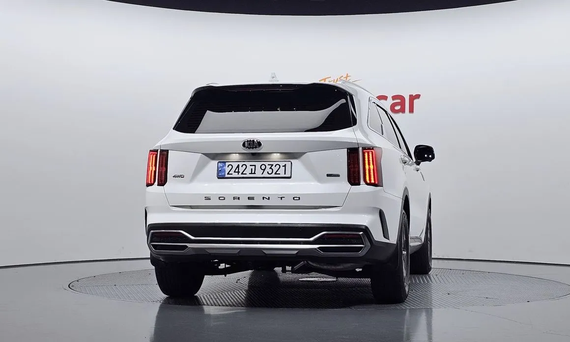 Kia Sorento — фото 8
